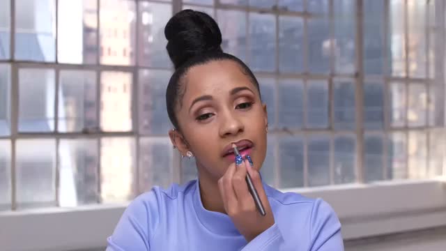 说唱新人王cardi b,大胆爆出素颜