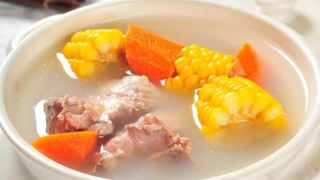 胡萝卜玉米龙骨汤,屏幕抵挡不住的鲜美香气,简单快捷