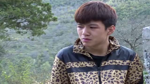 变形计杨桐被亲妈抛弃在导演面前大哭摄影师都心疼了