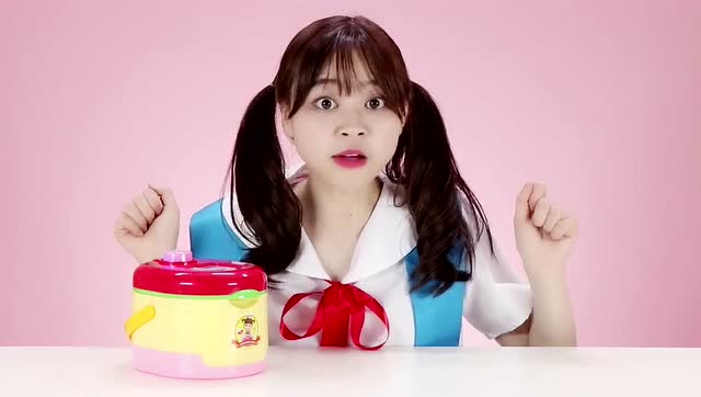 《小伶玩具》小豆子电饭锅,是玩具美食还是真的美食大作战!