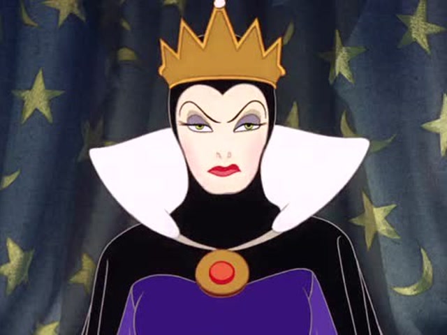 《白雪公主》恶毒皇后问魔镜这个千古问题,总让她失望