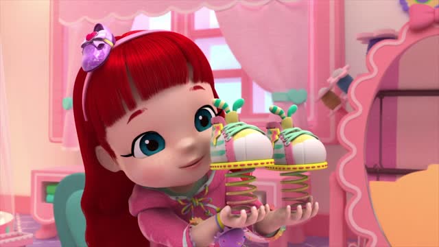 彩虹公主:彩虹公主设计的弹簧鞋子真棒,跳到的速度快