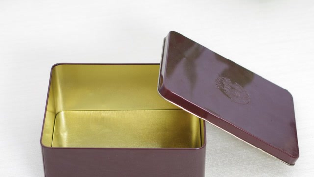 你家还有这种铁皮茶叶盒吗?我也是今天刚知道,看了快回家找一找