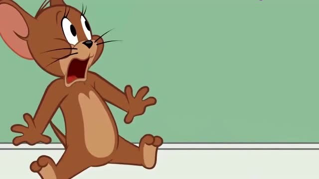 杰瑞鼠偷奶酪,怕把汤姆猫吵醒,用其胡子弹奏催眠曲