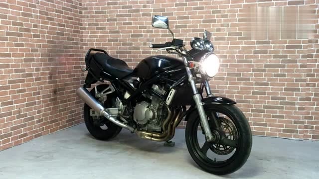 铃木四缸250声浪展示,排量虽小,声浪很妙!