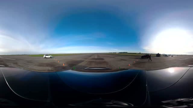 360°全景角度看特斯拉model x p100d,jeep和奔驰amg glc63比赛