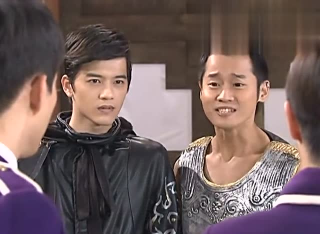 艾瑞克欧趴不敌雷普受伤眼看受下重击焰王谜亚星来了