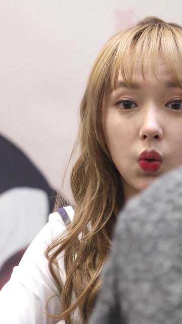 程潇嘟嘴的样子是我见过卡哇伊最形象的代言词