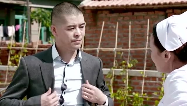 乡村爱情:李大国侮辱香秀,马忠斥责李大国,香秀被误伤维护马忠!