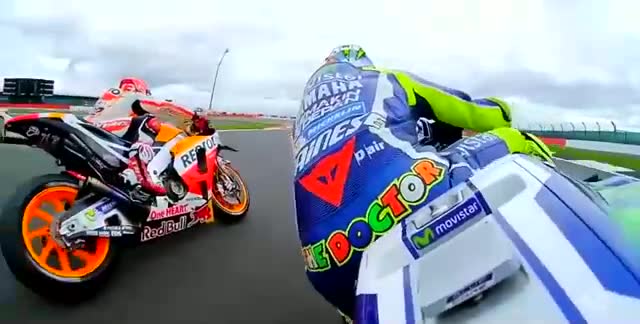 极限挑战,motogp中的有趣的对决罗西vs马奎兹,亦敌亦友的对抗