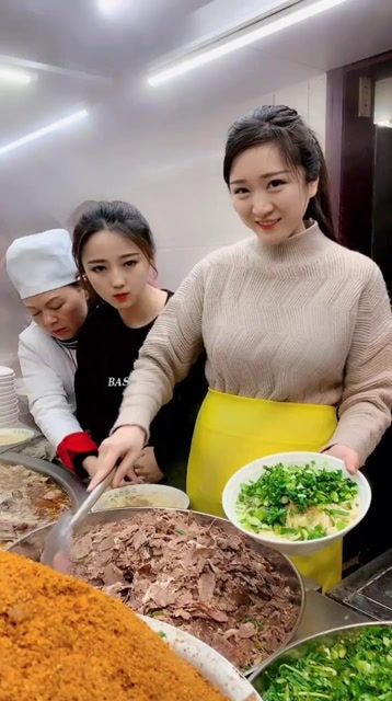 本以为拉面西施很大方,没想到表妹更大气,老妈这次不高兴了!