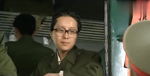 军歌嘹亮:高大山火车站送别林晚,林晚流泪说的一句话,让人心酸