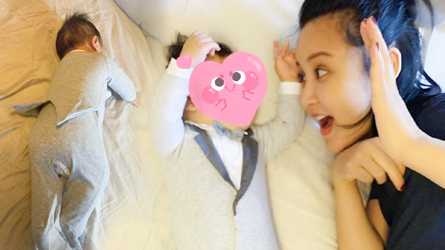 袁弘晒俩月大的儿子萌照 长太快穿不下6个月宝宝的燕尾服