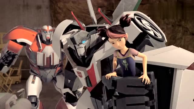 《变形金刚》假的千斤顶抓住了美琪,他们在基地里遇到危险了