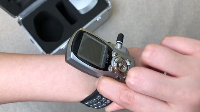 特工手机开箱,好似变身奥特曼,帅呆了