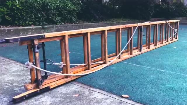 攀登六米拉梯操