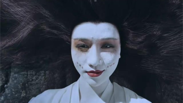 怒海潜沙:吴邪初次见禁婆,被禁婆高颜值迷住,胖子一拳揍醒吴邪