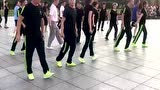 如何快速学会鬼步舞的大螃蟹步-鬼步舞教学基础舞步