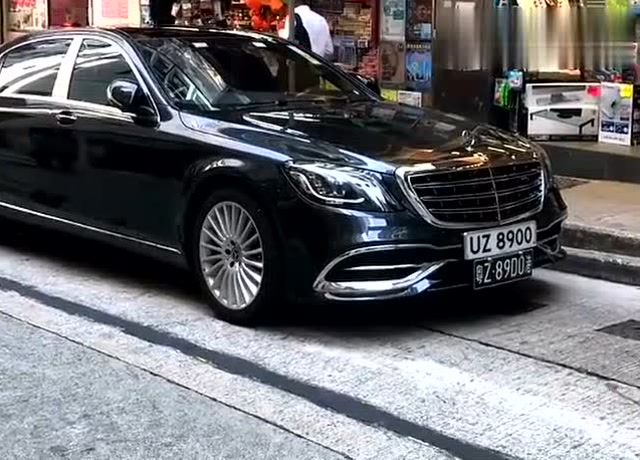 高富帅开的豪车"奔驰迈巴赫",外观成熟稳重气场十足!