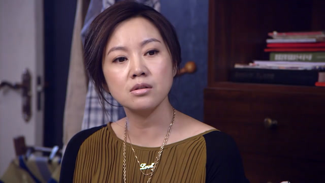 40岁离婚女人不能恋爱?大姐超酷回应:走自己的路让别人说去吧