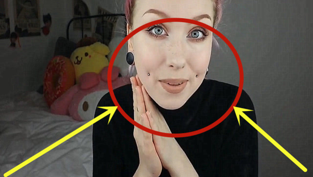 美女脸上的酒窝钉看着很美,摘下的瞬间,看的头皮发麻!