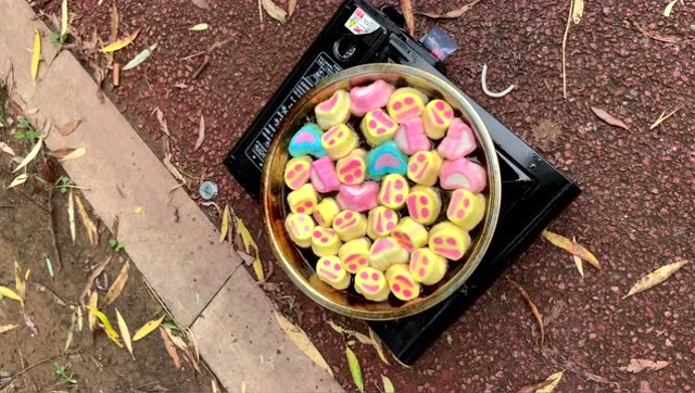 油炸棉花糖,一开始我满怀期待,看到最后一幕,反倒"无所谓了"