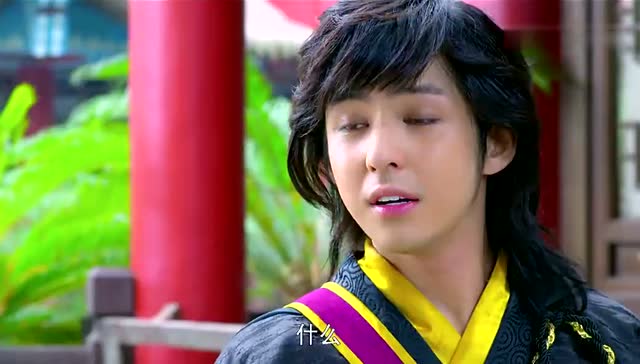 朱天宝把女子撞倒还亲吻女子,被扇耳光