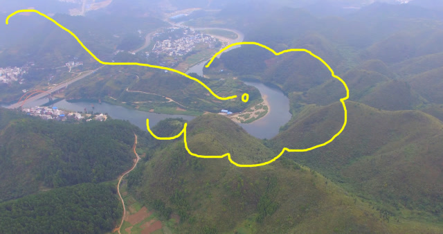 此地水绕明珠天螺形,水聚天心,大富大贵的风水宝地