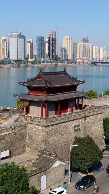 襄阳风光之临汉门,郭靖黄蓉雕像拟建地,因争议较大现搁置