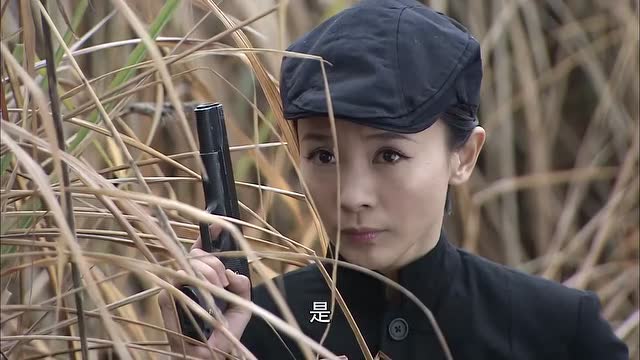 铁血玫瑰惠子女特务本以为坐车逃过一劫结果刚跑出战场又中埋伏