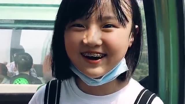 韩甜甜演唱《铁齿铜牙纪晓岚》主题曲,任何歌曲都能轻松驾驭,不愧是