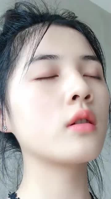 小姐姐这表情真销魂,能不能好好的!