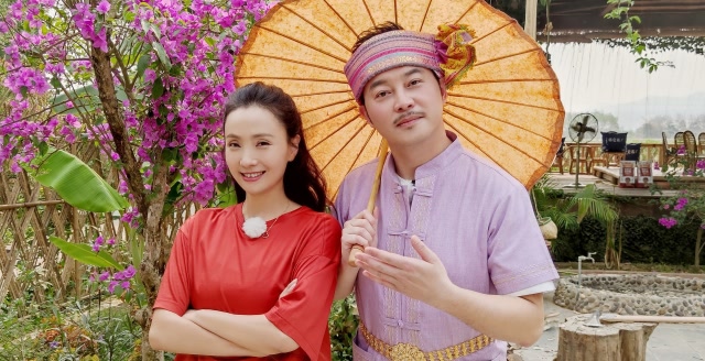 何炅陶虹录节目手牵手?得知俩人真实关系,粉丝都震惊
