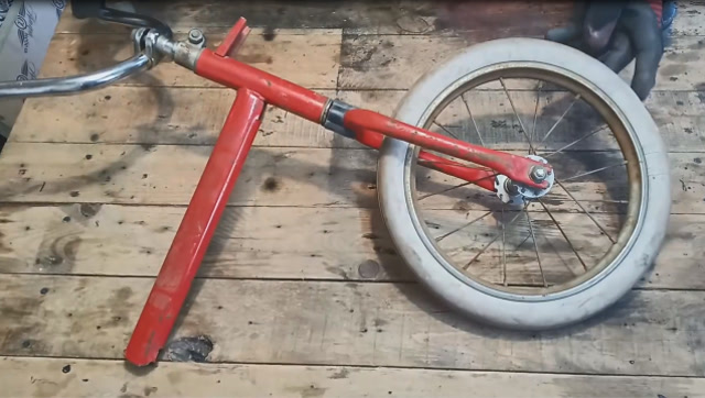 废旧自行车架改造利用图片