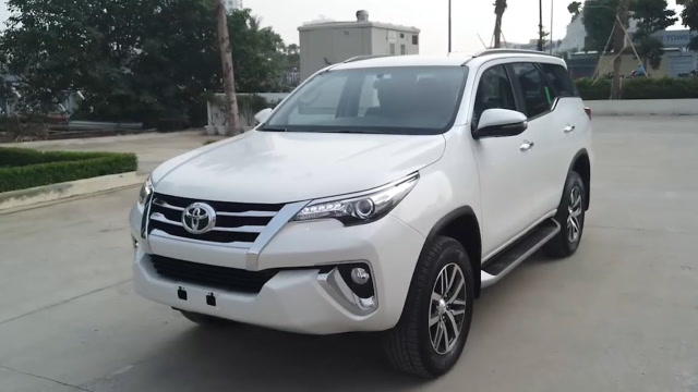 新提的2020款丰田奔跑者vx,打开车门看到内饰,感觉买值了