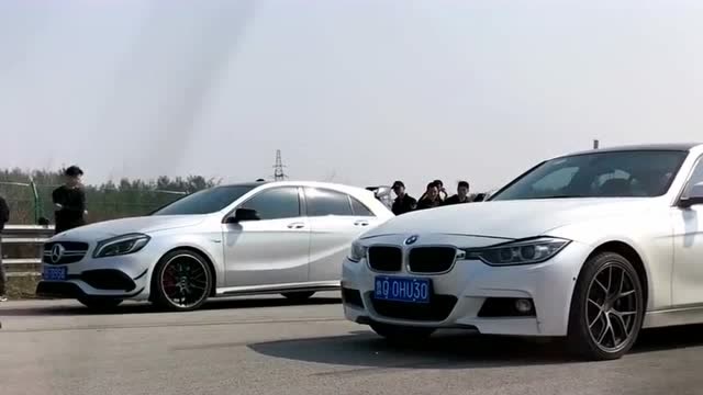 宝马对战奔驰比加速赛,看上去太精彩了,大家觉得谁才是王者?