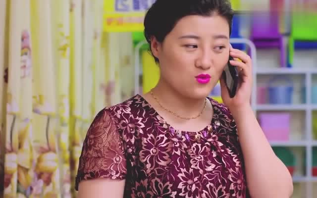 乡村爱情:王云正说着别人朋友圈,谢大脚匆匆跑回来,咋的了?