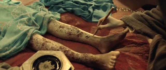 妖猫传:美女被人下蛊,脚趾放出的血竟然变成蛊毒虫?生肉瞬间就没了