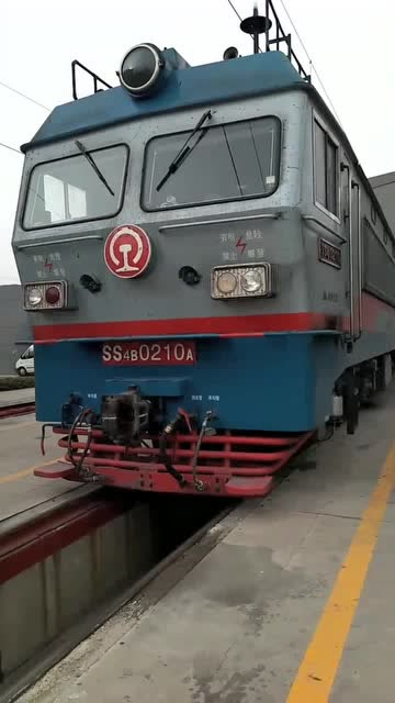 ss4b型电力机车
