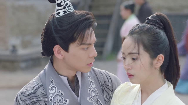 小女花不弃:不弃体力不支晕倒,东方直接公主抱,太甜了!