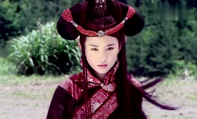 仙剑奇侠传一赵灵儿化人身蛇尾战水魔兽帅气