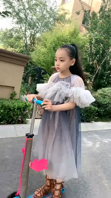 童模焱娃娃和宋小睿直接没有可比性两个人真是天差地别