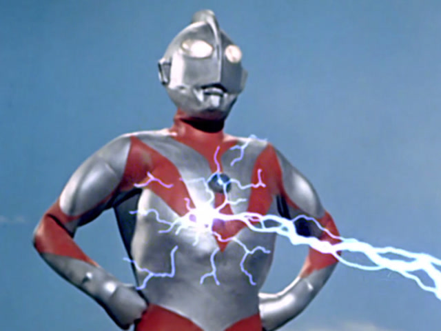 初代奥特曼:经典场面之一,胸肌挡光线