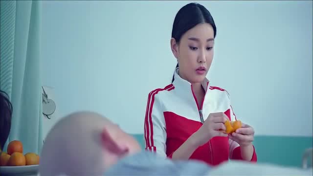 龙拳小子安然在安慰完林秋楠,打电话跟袁来和好,太好了