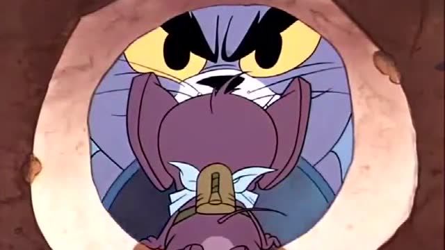 猫和老鼠杰瑞你被逮捕了,看到这把枪没,从奶酪里乖乖出来