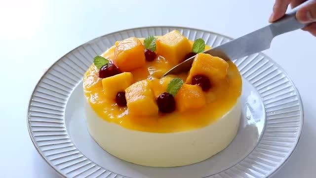 自制芒果布丁蛋糕,口感细腻,入口即化,好吃又简单