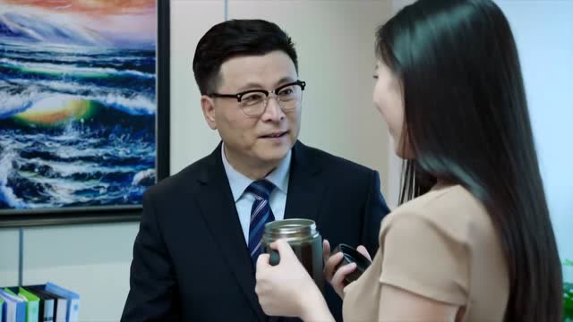 谍海追踪心机女记者秦璐一言不合就用美人计,可把曹总吓坏了