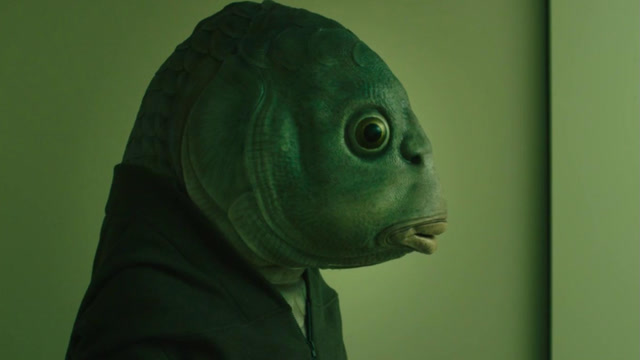 鱼头人做视力测试,指到一条鱼图形时,他却懵了