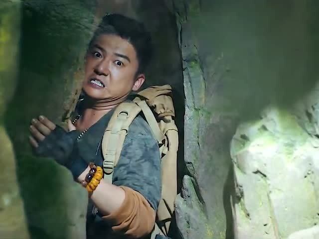 终极笔记:吴邪小哥碰到千年巨蟒,巨蟒却被鸡冠蛇吓跑