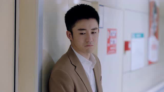 小风暴之时间的玫瑰:贝小戎为什么总是喜欢偷听别人说话